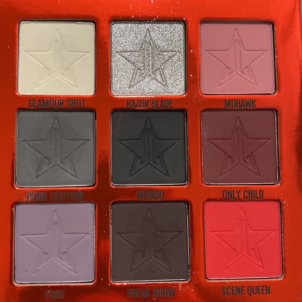 Jeffree Star Weirdo Pallet - Swatched